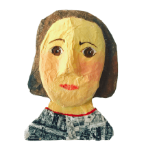 papiermache portret van dame met een ansichtkaartenzakje als shirt