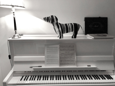 papiermache tekkel op piano